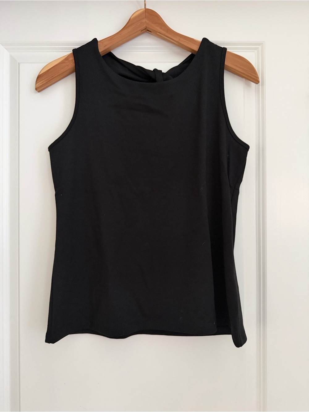 GAP Black Sleeveless Tank Top